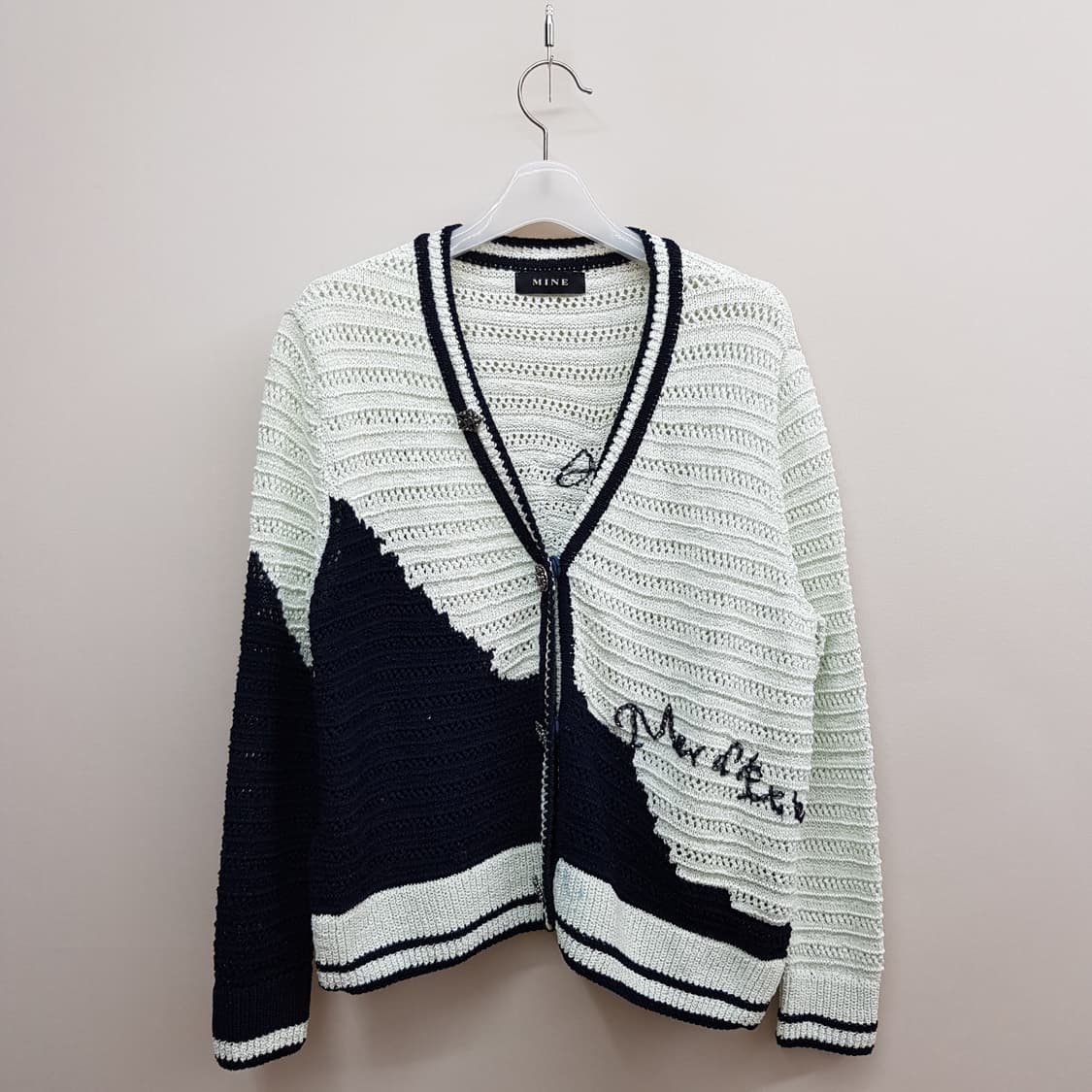 한섬 마인 2022 아트워크 브이넥 가디건 F사이즈 상품이미지1