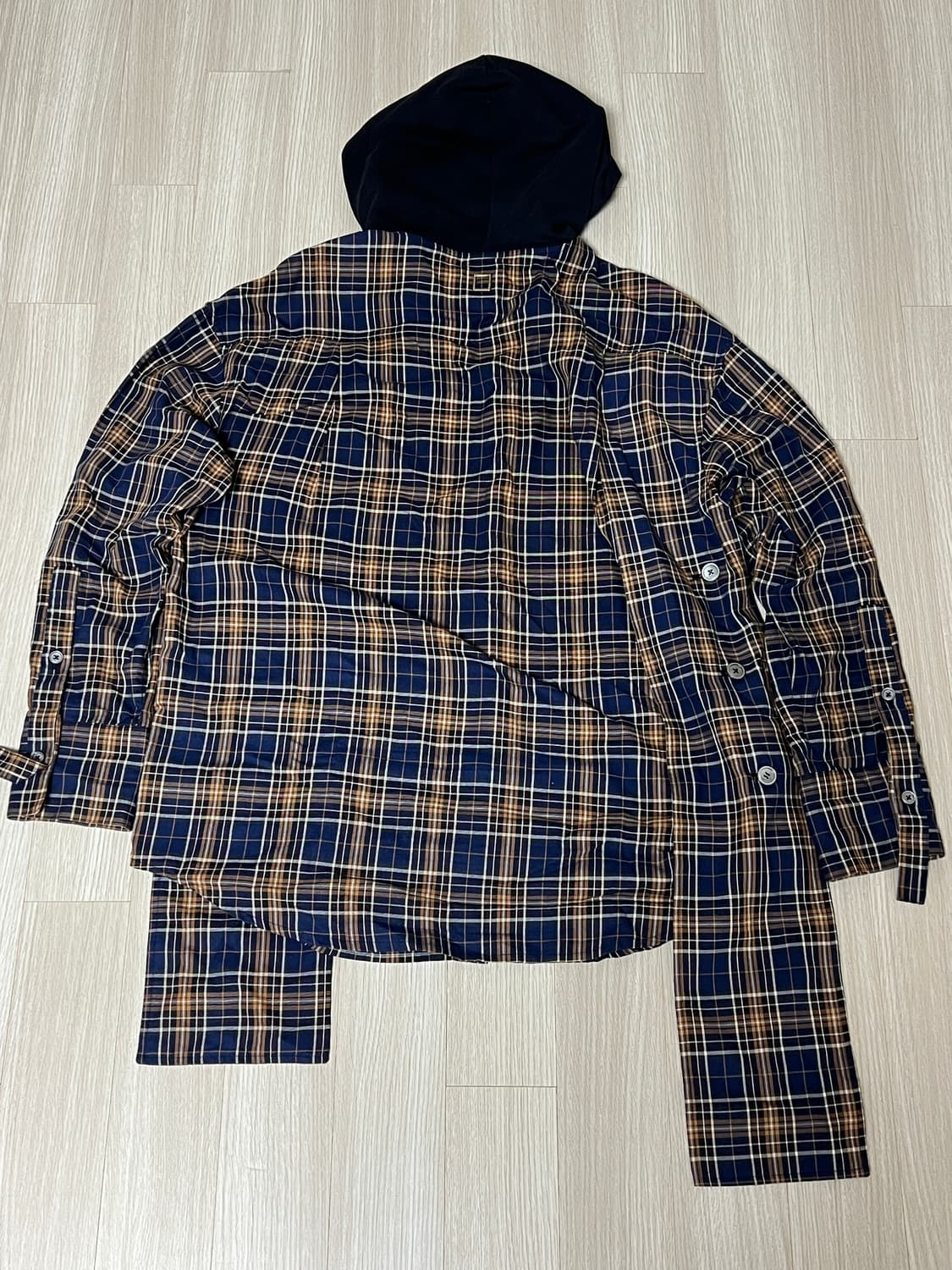 우영미 셔츠 후드티 판매합니다 ! 상품이미지2