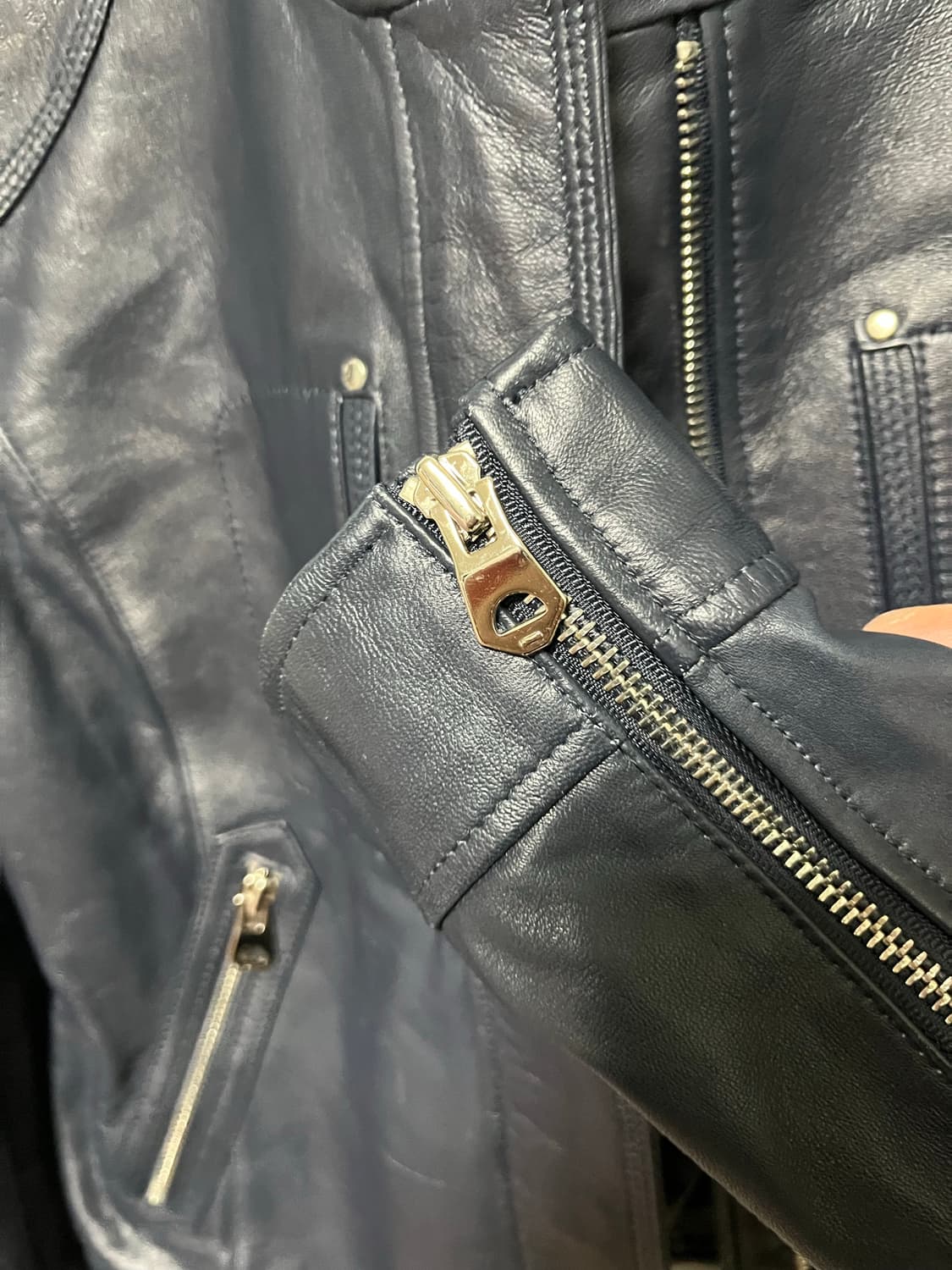 데일리스트 네이비 양가죽 라이더 자켓 상품이미지4