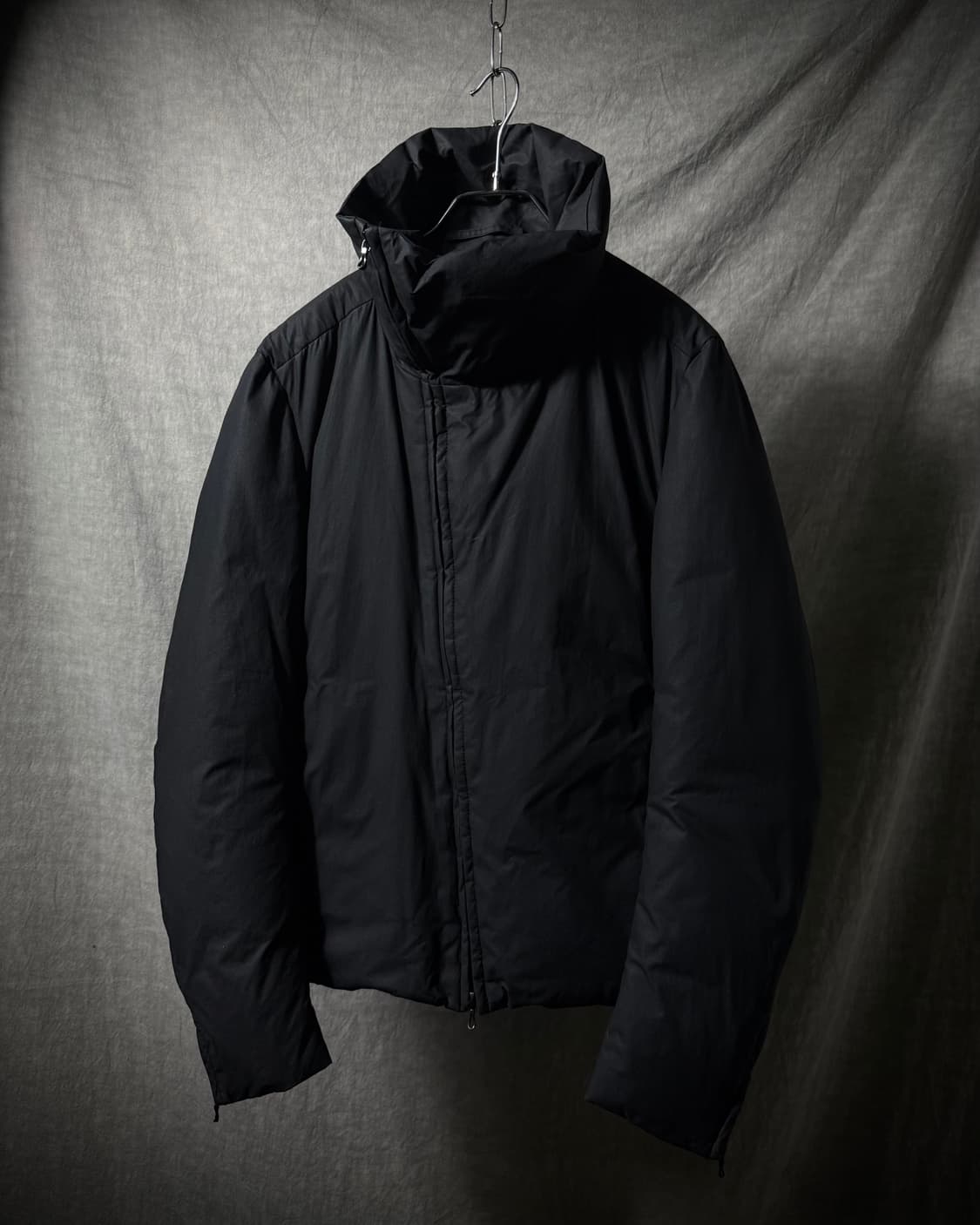 ATTACHMENT Asymmetric Down Puffer Jacket 상품이미지2