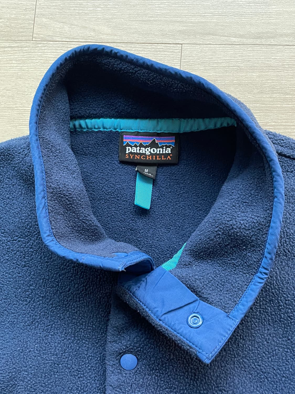 파타고니아 신칠라 레드 블루 플리스 켄달 제너 상품이미지4