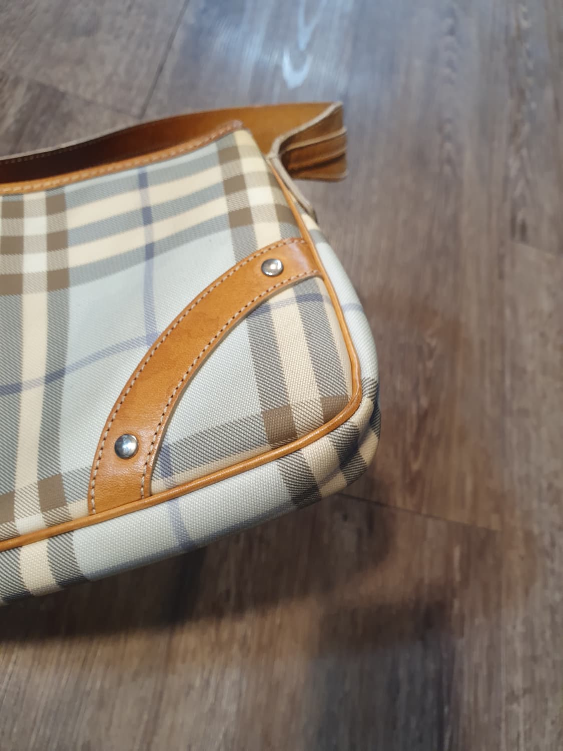 버버리체크숄더백 상품이미지5