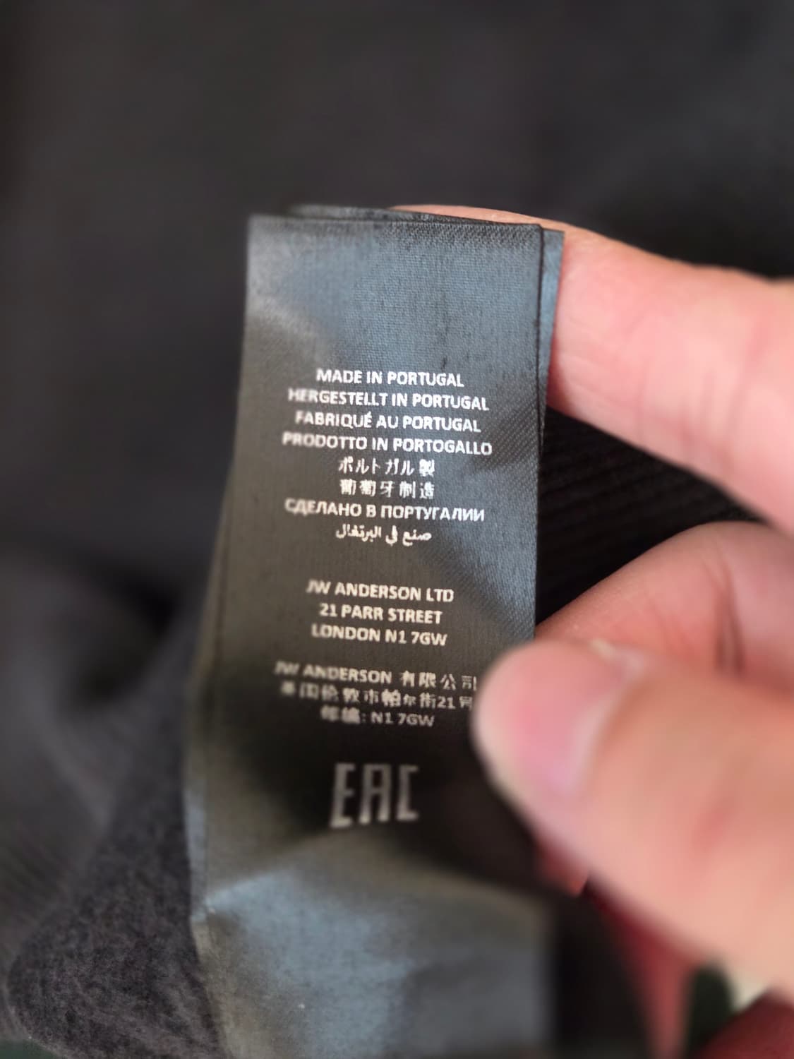 JW앤더슨 플리스 후드티 블랙/그린 M

상태 최상 상품이미지7