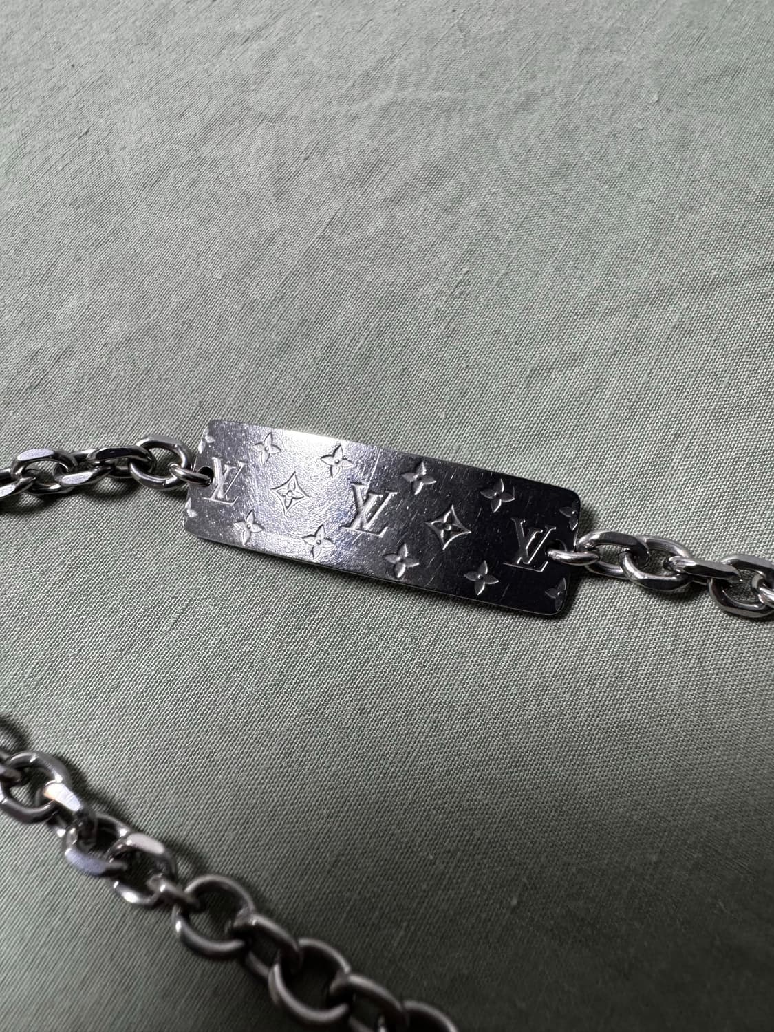 루이비통 모노그램 볼드 브레이슬릿 팔찌 상품이미지4