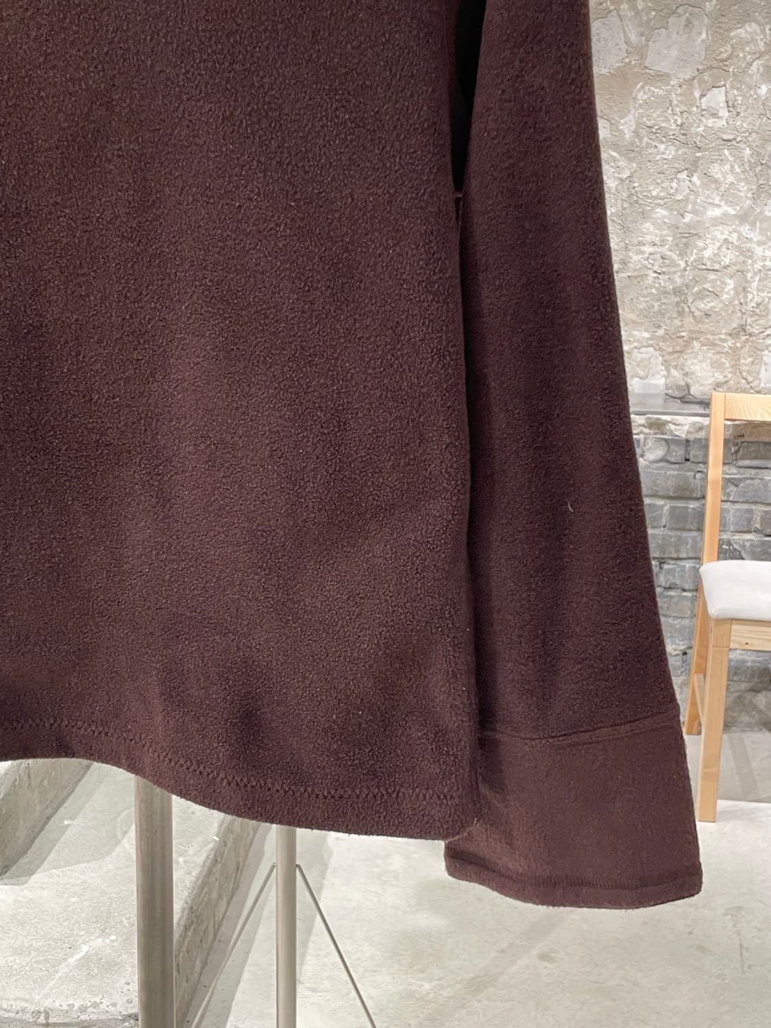 펜디 브라운 센터 로고 터틀넥 플리스 상품이미지5