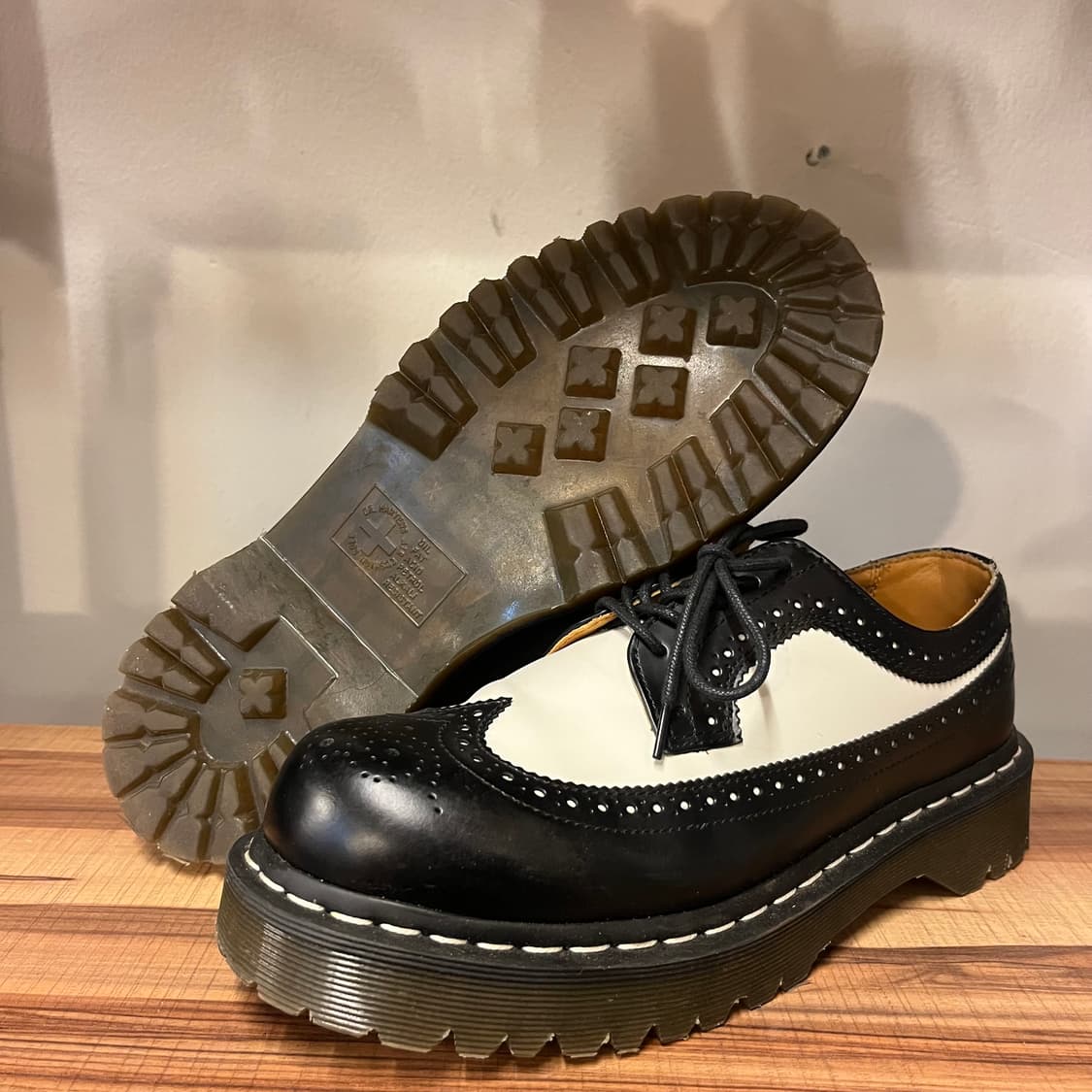 닥터마틴 윙팁 미키마우스 상품이미지2