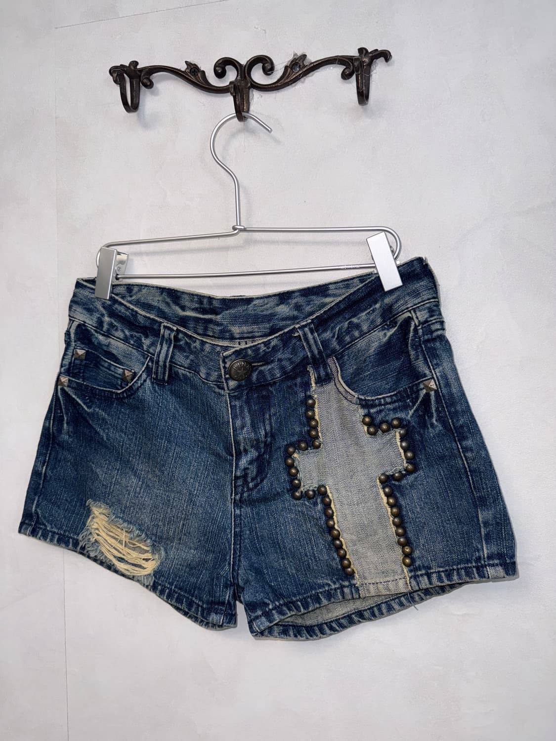 Washing denim damage cross stud short pt 상품이미지2