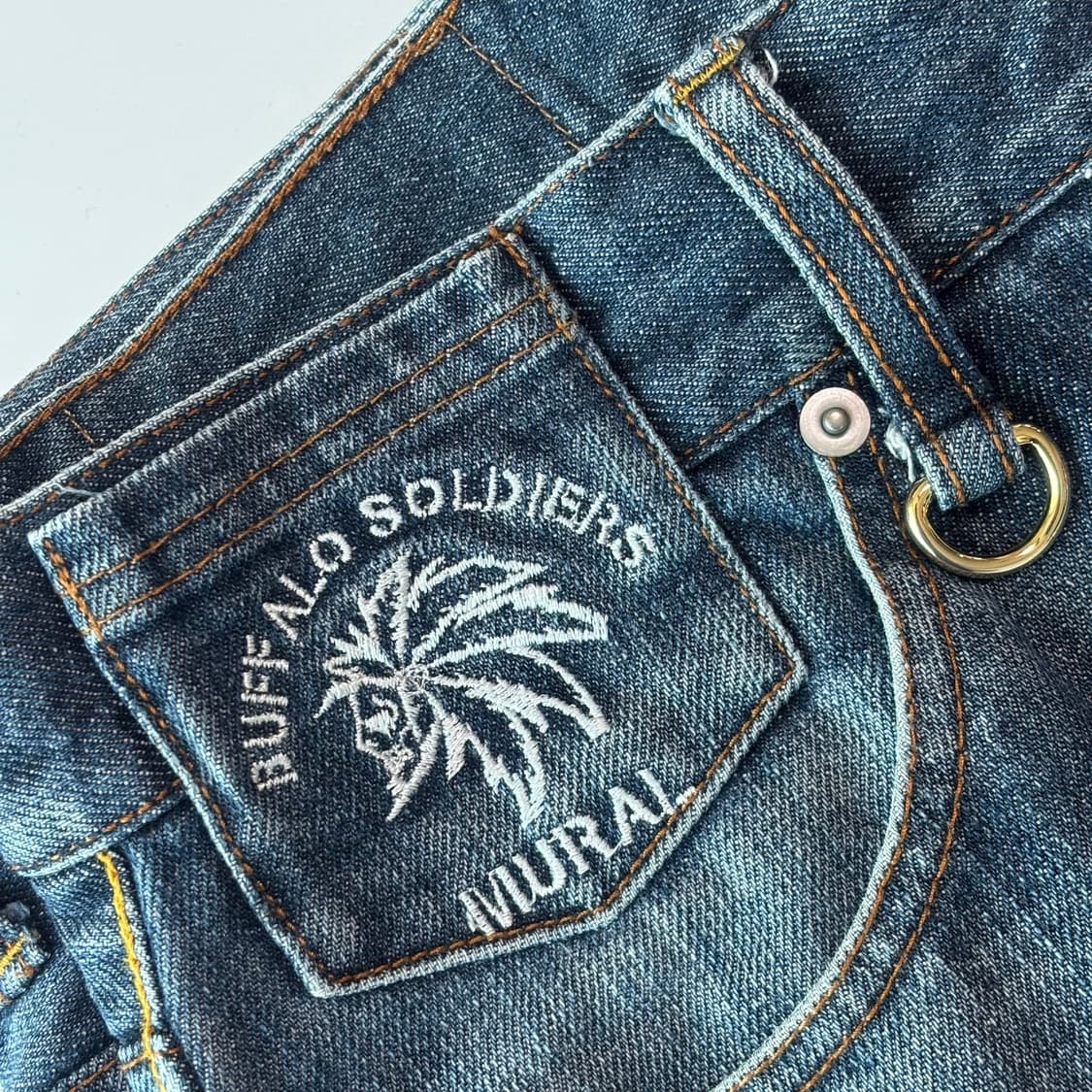 뮤랄(MURAL) 버팔로 솔저 카모 디테일 스트레이트 데님 상품이미지2