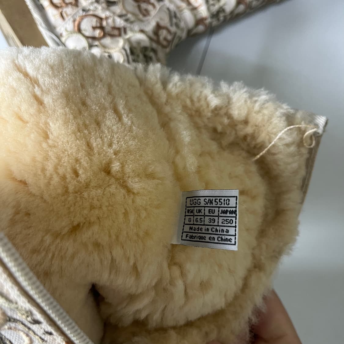 [UGG] 어그 클래식 Tall 5510 모노그램 부츠 상품이미지6