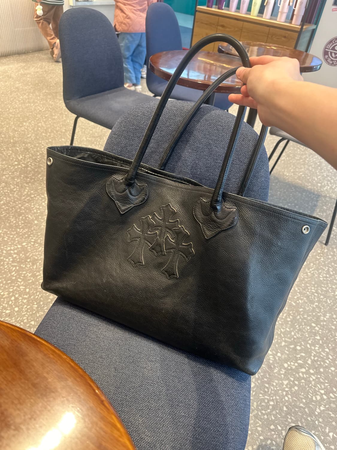 크롬하츠 레더 패치 트리플 크로스 세메터리 가죽 레더 토트백 가방 상품이미지1