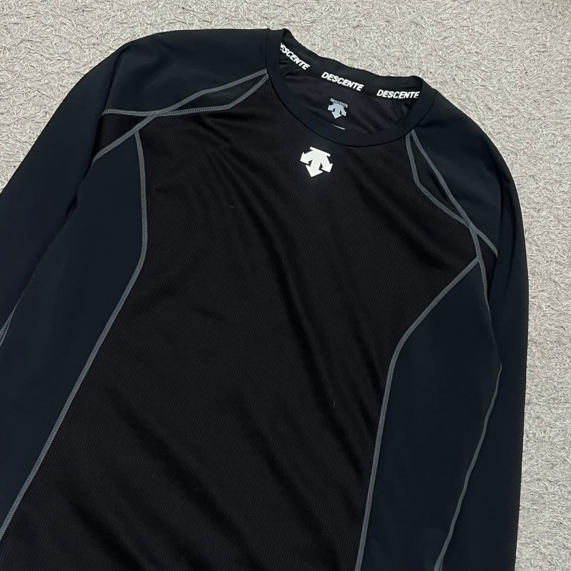 [100] 데상트 기능성 긴팔티 상품이미지1