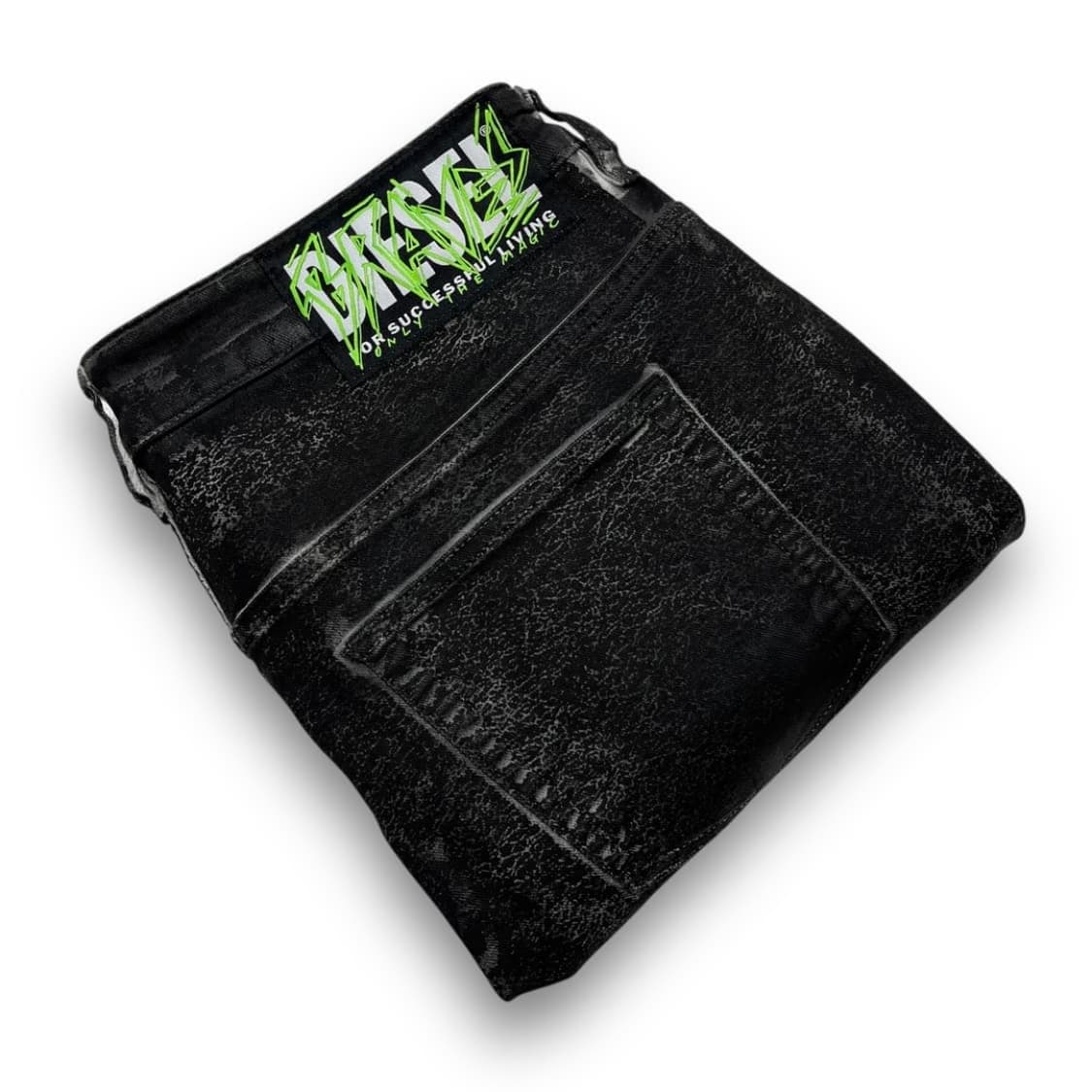 디젤 테이퍼드 핏 크랙 다크 락시크 데님 팬츠 상품이미지1