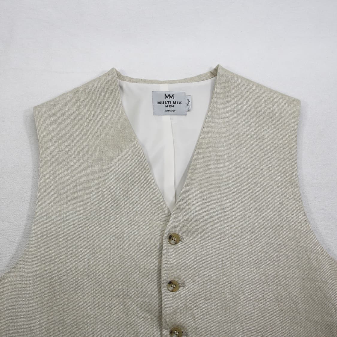 (착용컷) MULTI MIX 린넨 베스트 (남성용 100) 상품이미지4