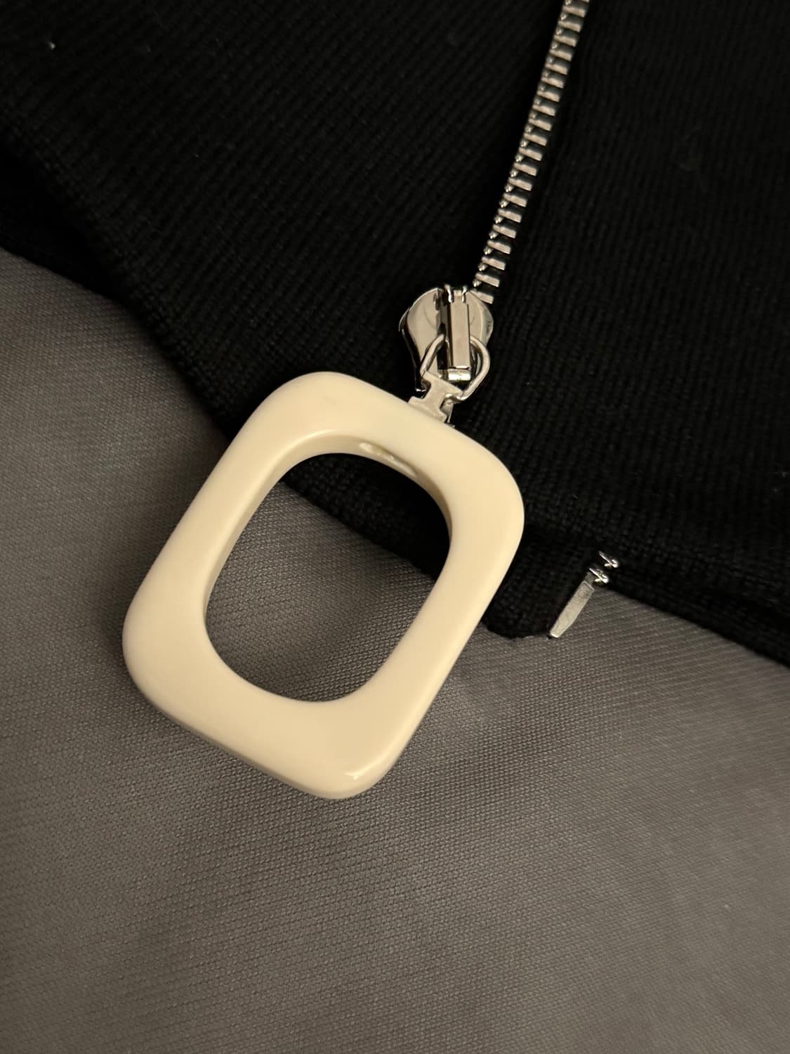 JW ANDERSON NECK WARMER 블랙 상품이미지1