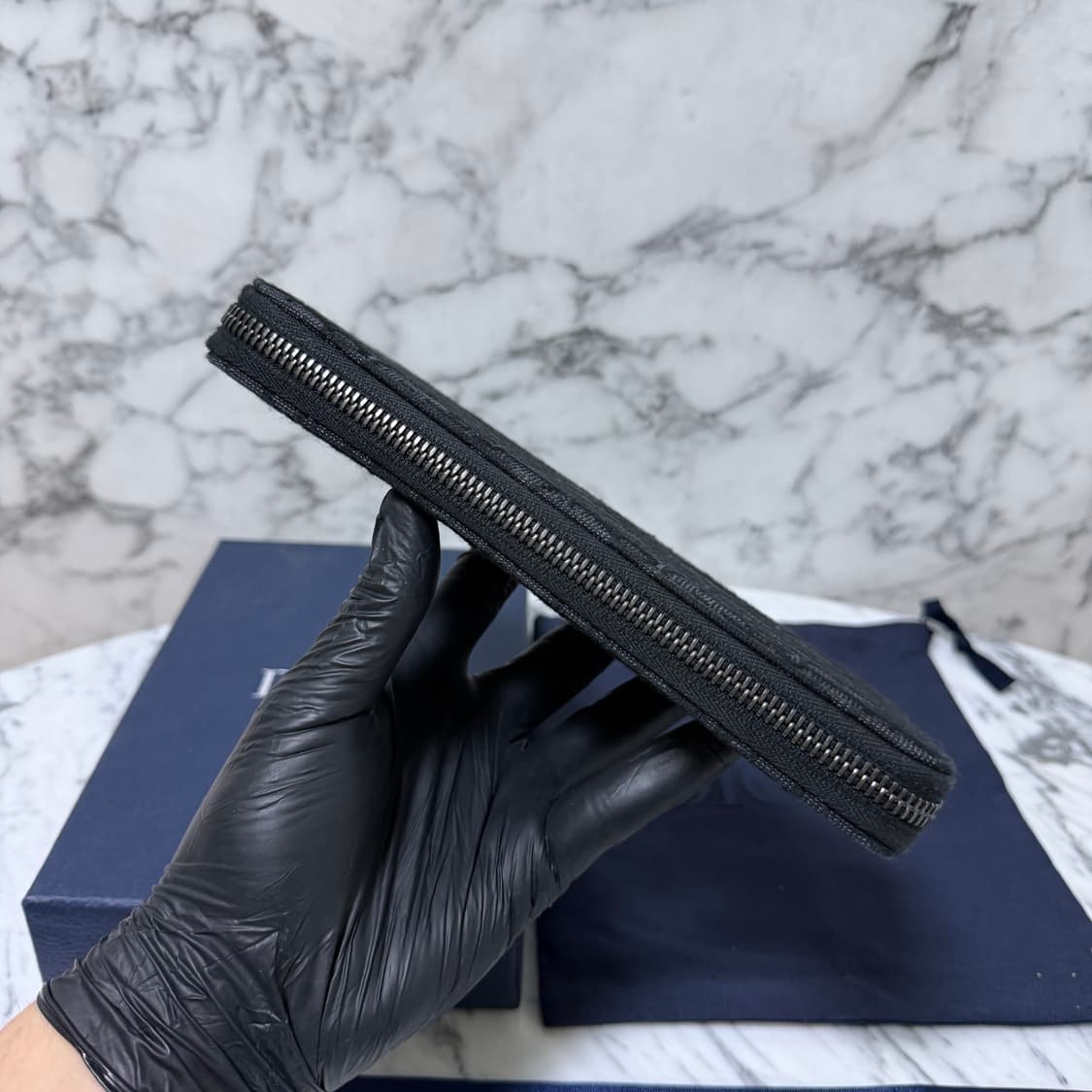 디올 오블리크 지퍼돌이 장지갑 신형
블랙 상품이미지5