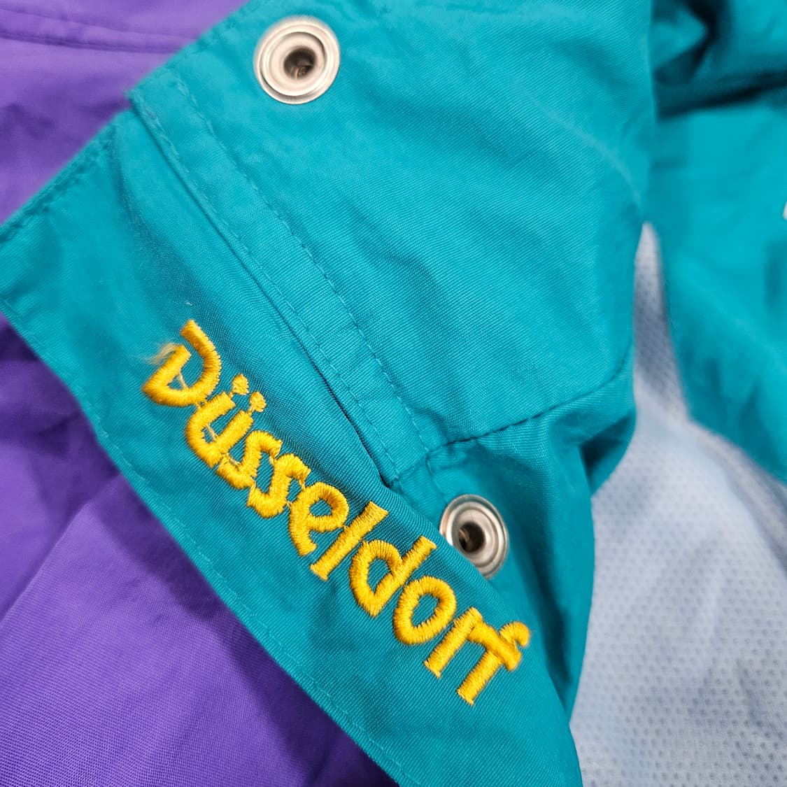 DUSSELDORF 빈티지 고프코어 바람막이 자켓 상품이미지5