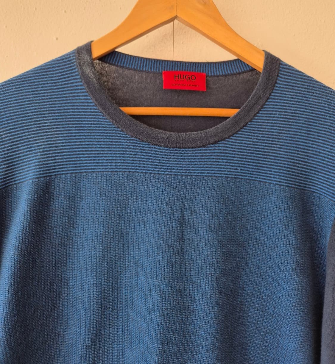 휴고보스 남성 코튼혼방라운드긴팔니트

 상품이미지2