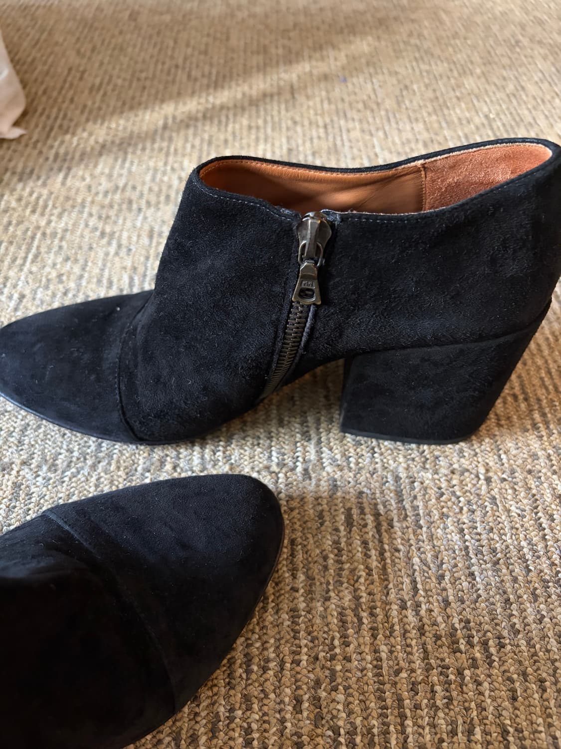 드리스 반 노튼 스웨이드 펌프스 상품이미지3