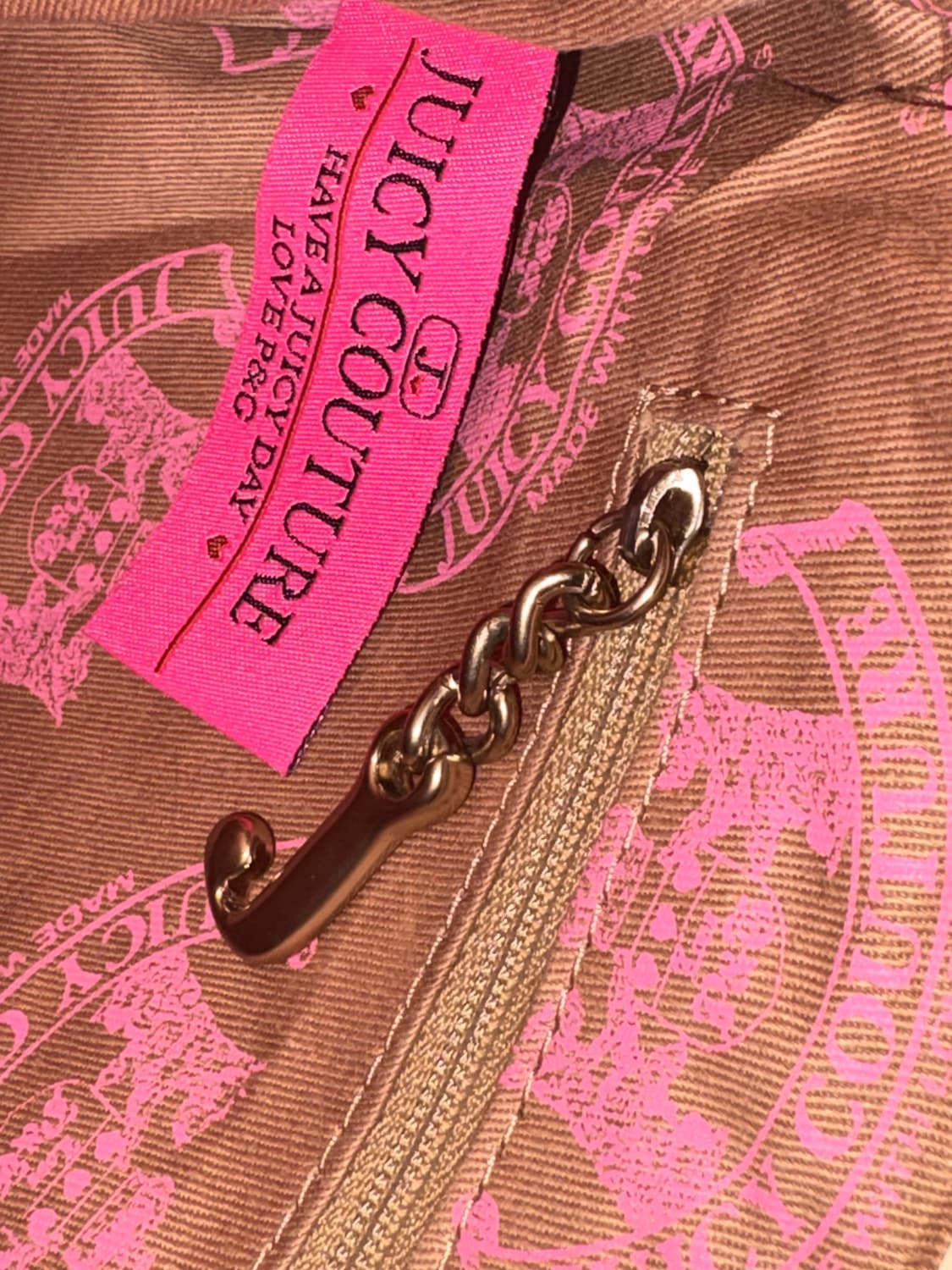 쥬시꾸뛰르 y2k 갸루 브라운 벨벳 크로스백 Juicy Couture 상품이미지5