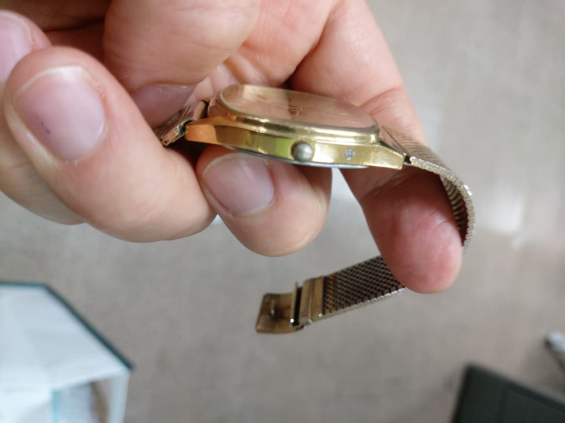 오메가 씨마스터 금장 쿼츠 시계 상품이미지2