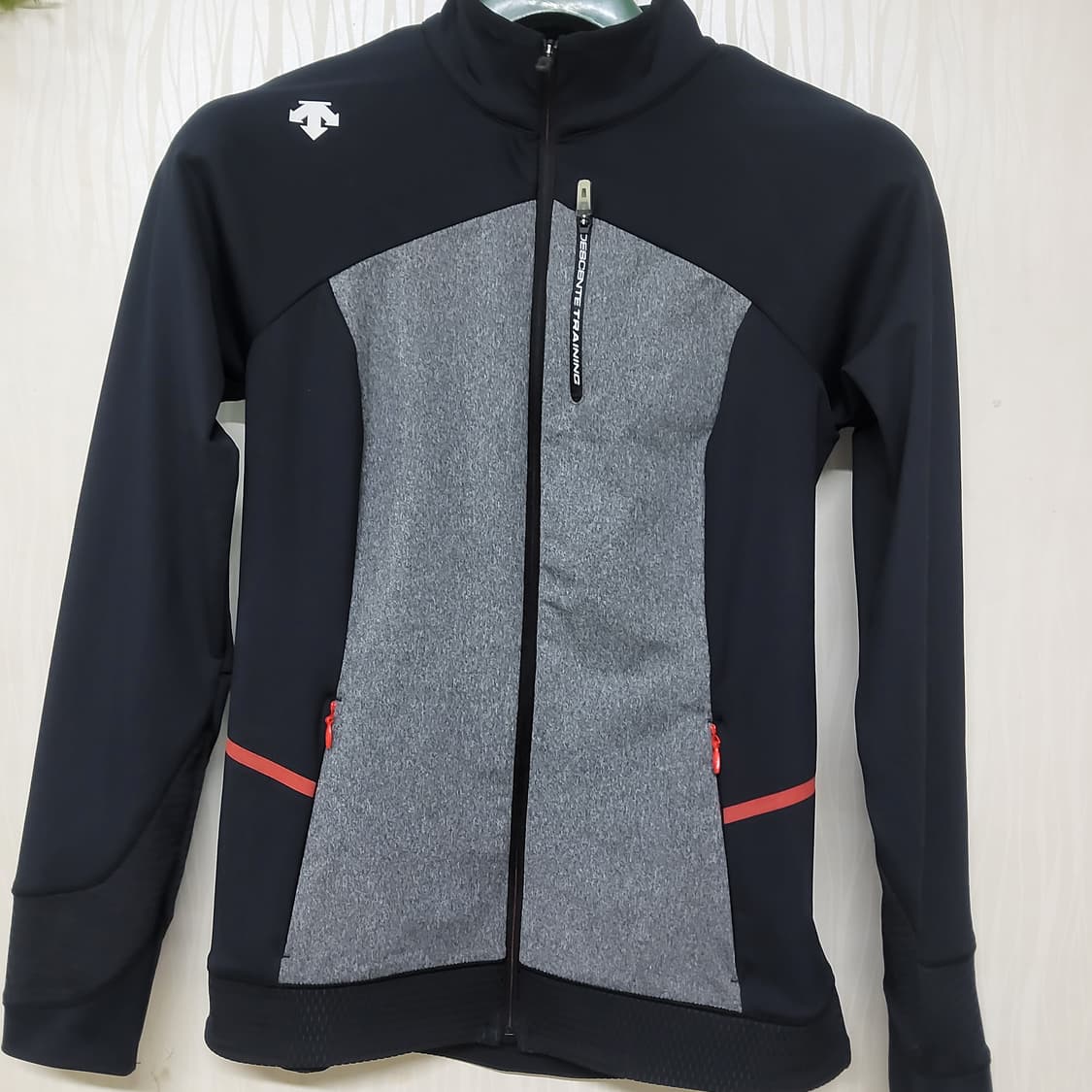 새상품 데쌍트 집업 자켓 트랙탑 트레이닝 자켓 여자 85 상품이미지1