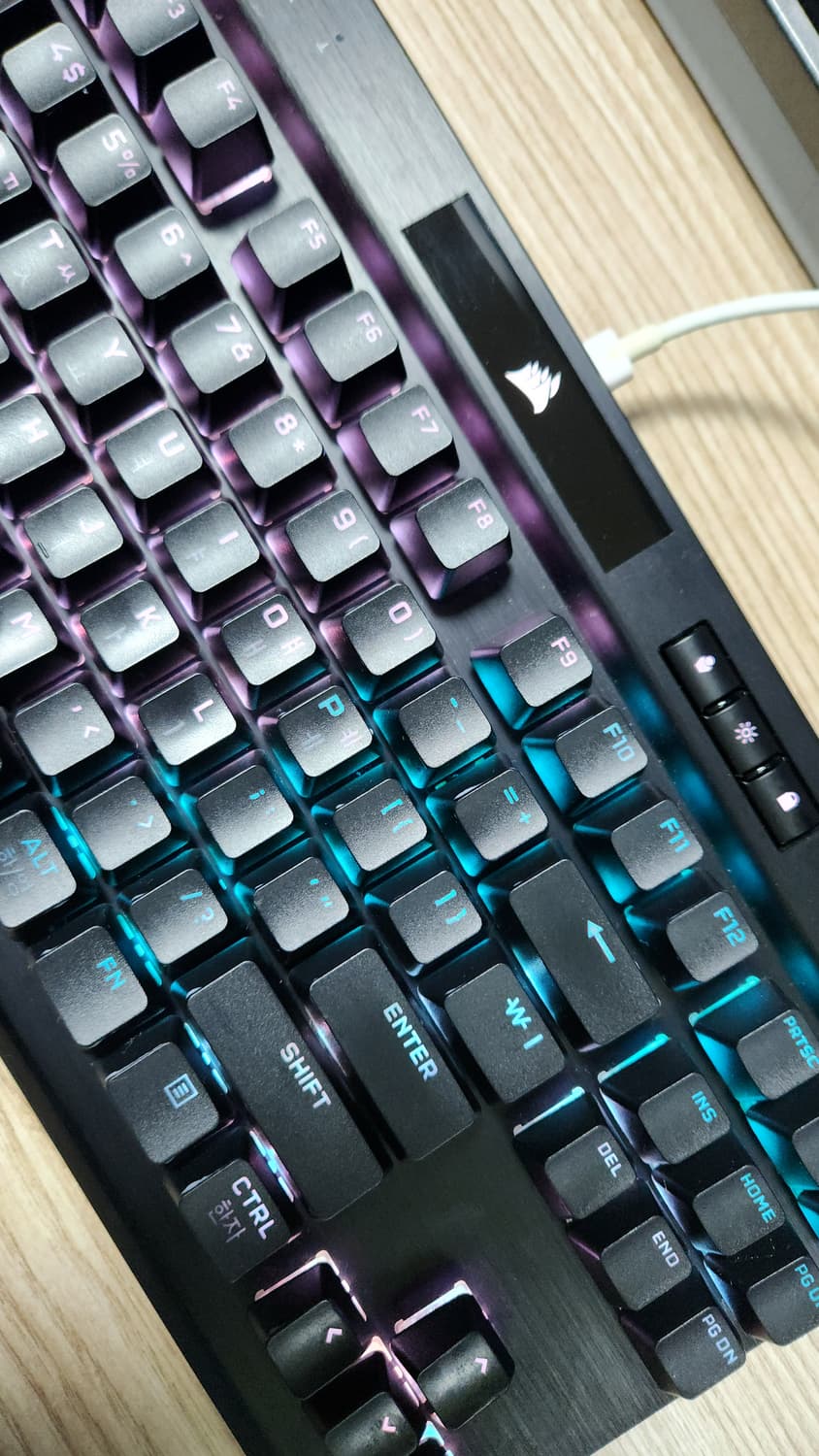 # 커세어 K70 RGB TKL 기계식 게이밍 유선 텐키리스 키보드 상품이미지3
