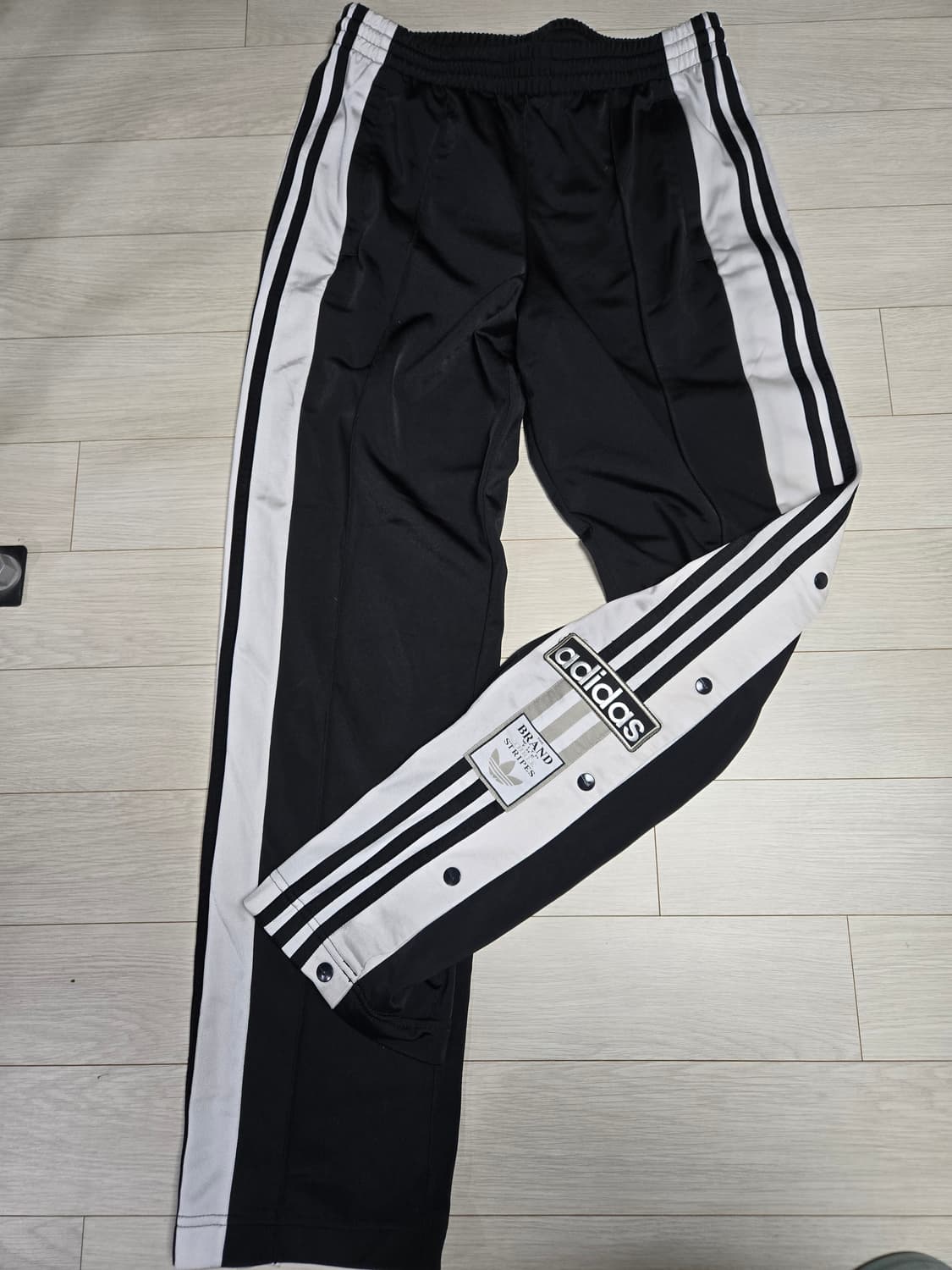 아디다스 아디브레이크 트랙 팬츠 상품이미지1