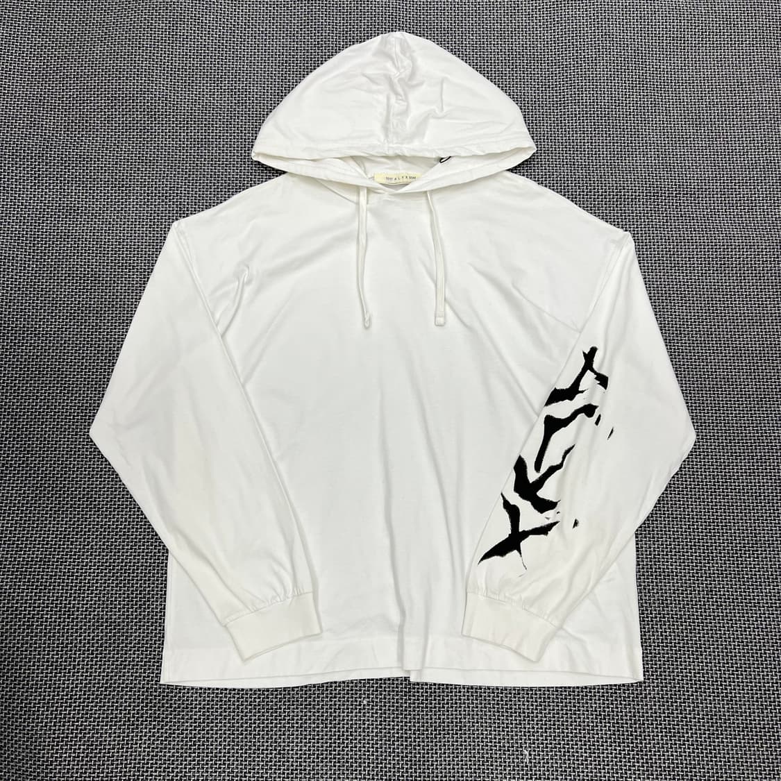 알릭스 화이트 후드 롱슬리브 상품이미지1