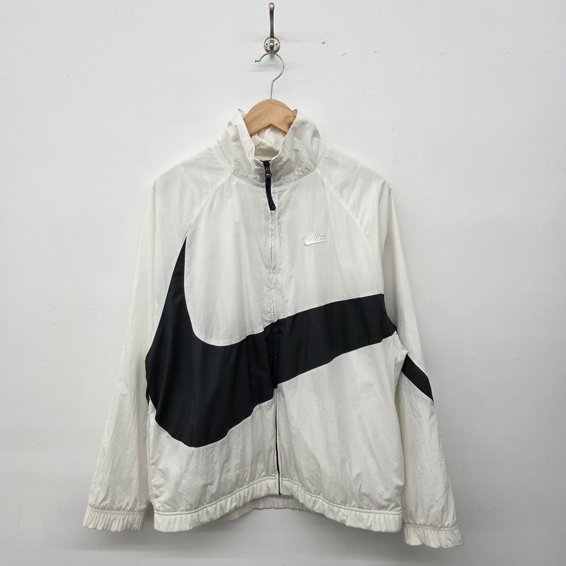 나이키 빅스우시 바람막이 화이트 블랙 여L 상품이미지1