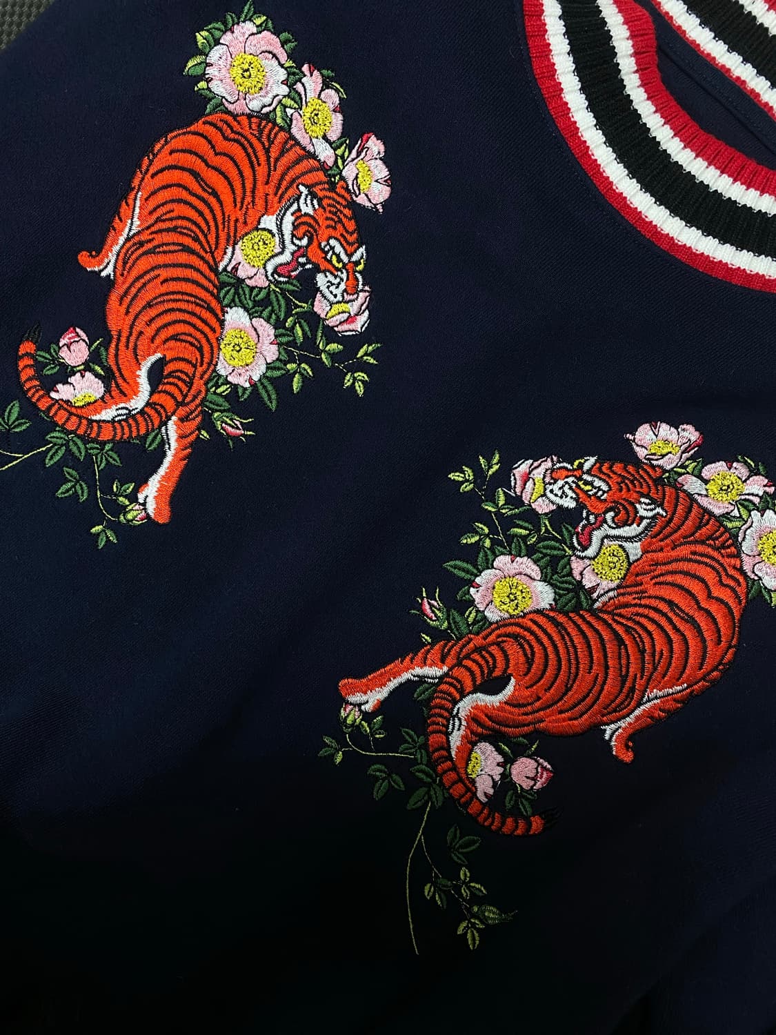  호랑이 자수 유니크 스웻셔츠 free 상품이미지2