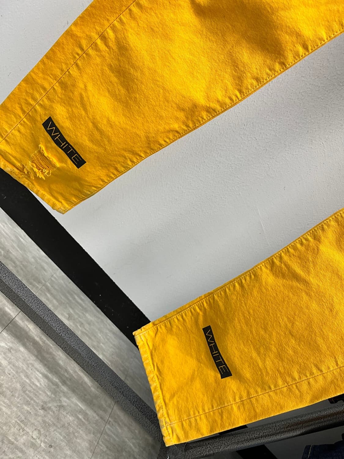 32) 오프화이트 옐로 디스 워크진 상품이미지10