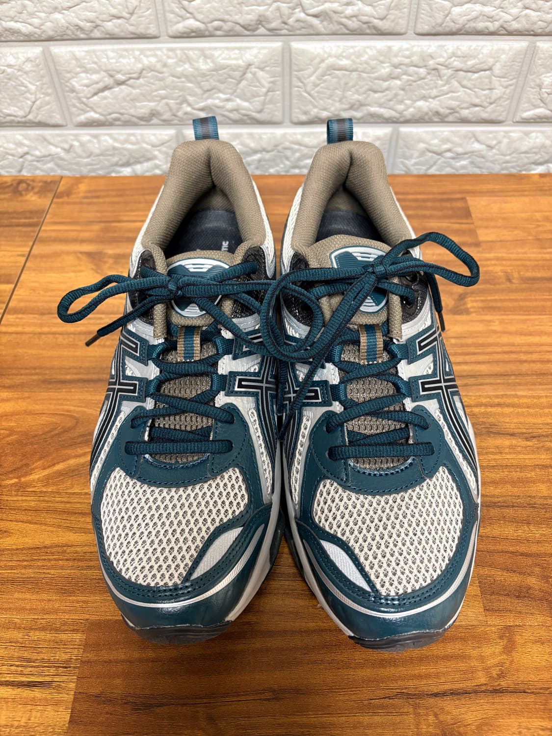 아식스 젤 퀀텀 키네틱 오트밀 다크 토프 275 상품이미지3