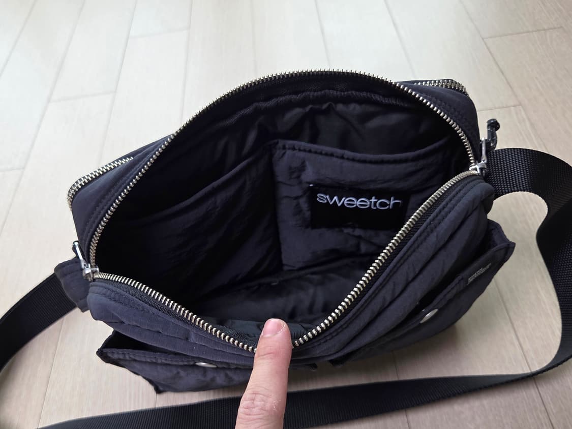 스위치 시티보이 004 크로스백 블랙던 컬러 상품이미지5