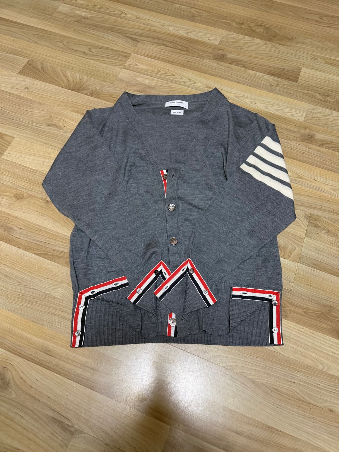 (새상품)톰브라운 메리노울 가디건 그레이 3size 상품이미지1