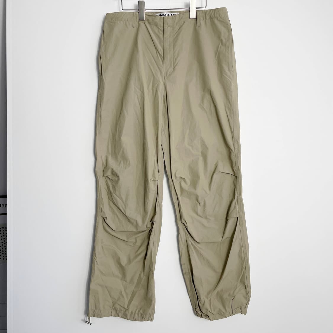 F1 감마갤러리(GAMMA GALLERY) 파라슈트 나일론 팬츠 베이지  상품이미지1