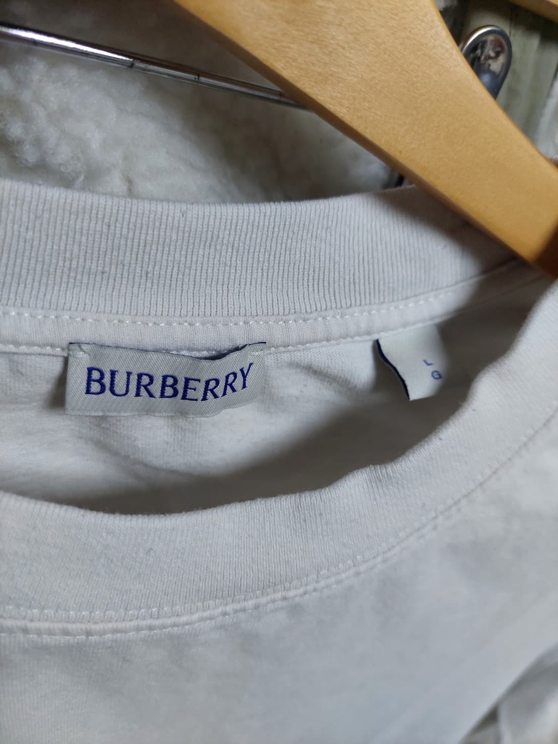 버버리 최신형 화이트 EKD 패치 반팔 L 정품검수완료 상품이미지10