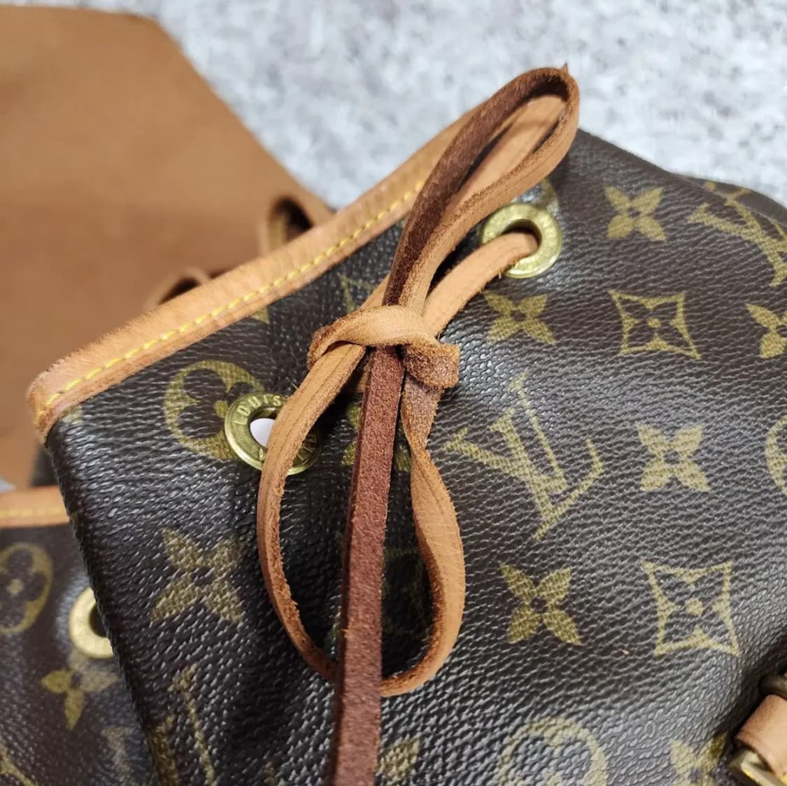 루이비통 모노그램 몽수리 GM 백팩 상품이미지8