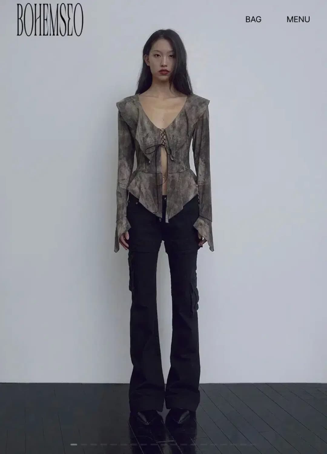 보헤미안서울 러플 레이스업 블라우스 상품이미지1