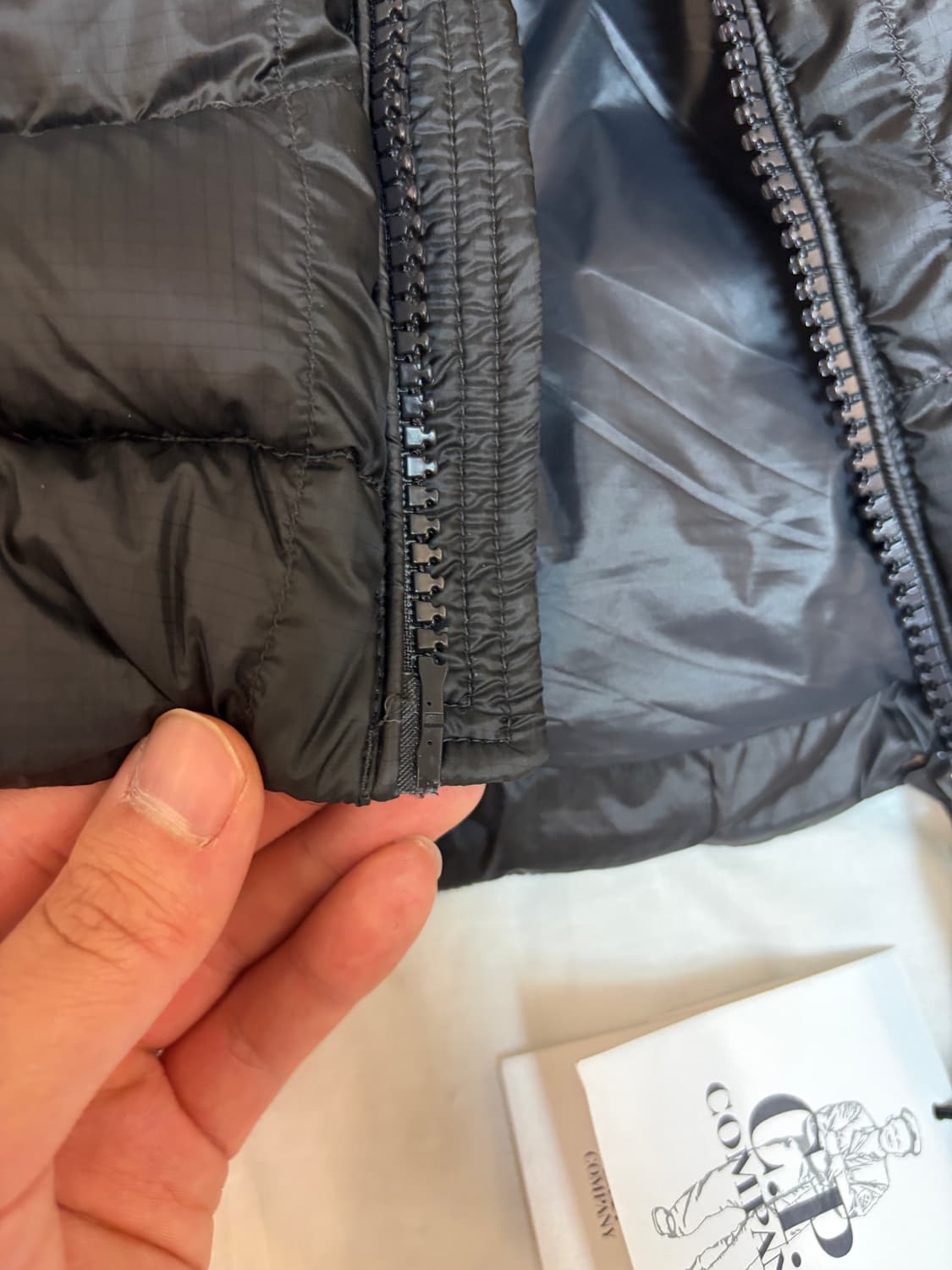 cp컴퍼니 디디쉘 패딩 블랙 XL 새상품급 상품이미지9