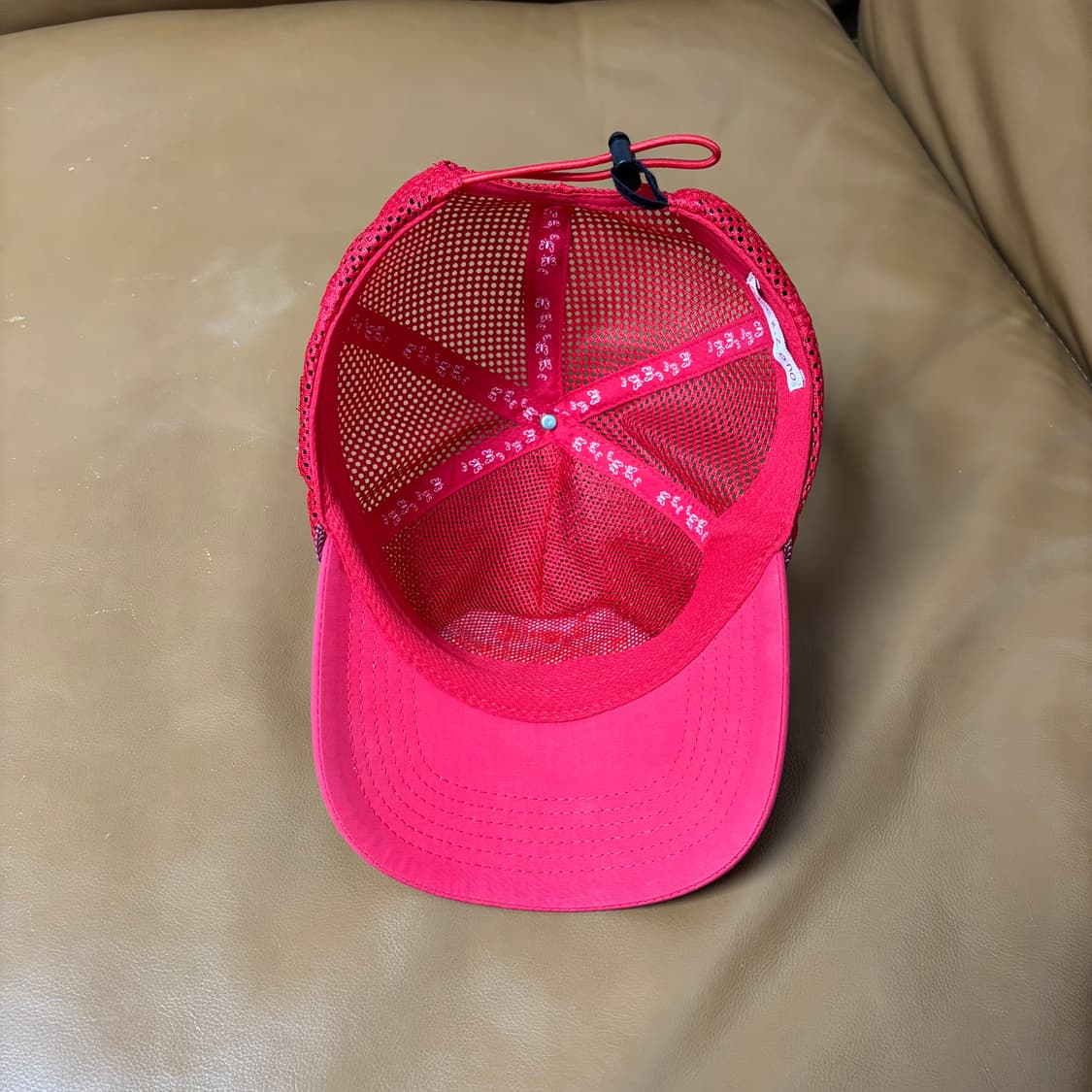 알렉스 조노 아이 디그 러닝 레드 메쉬 트러커 햇 레드 상품이미지7