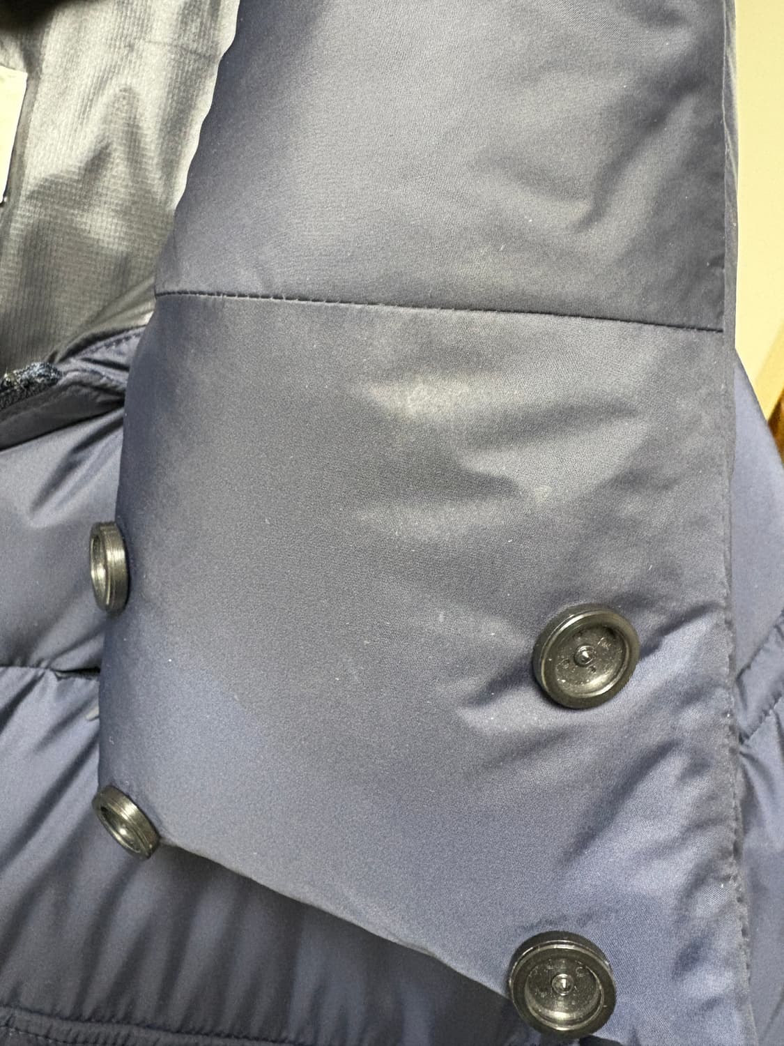 [1/21 하루 특가]아크네 스튜디오 서플러스 패딩 48 국문탭 네이비 상품이미지10