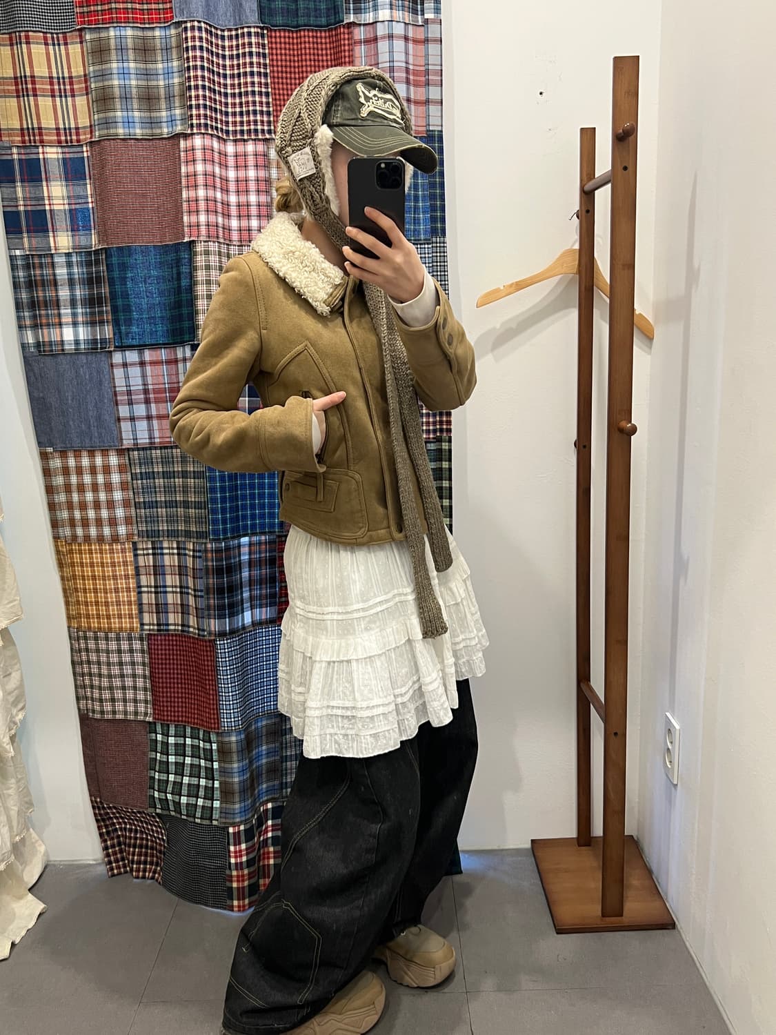 베이지 숏 에코 무스탕 상품이미지4