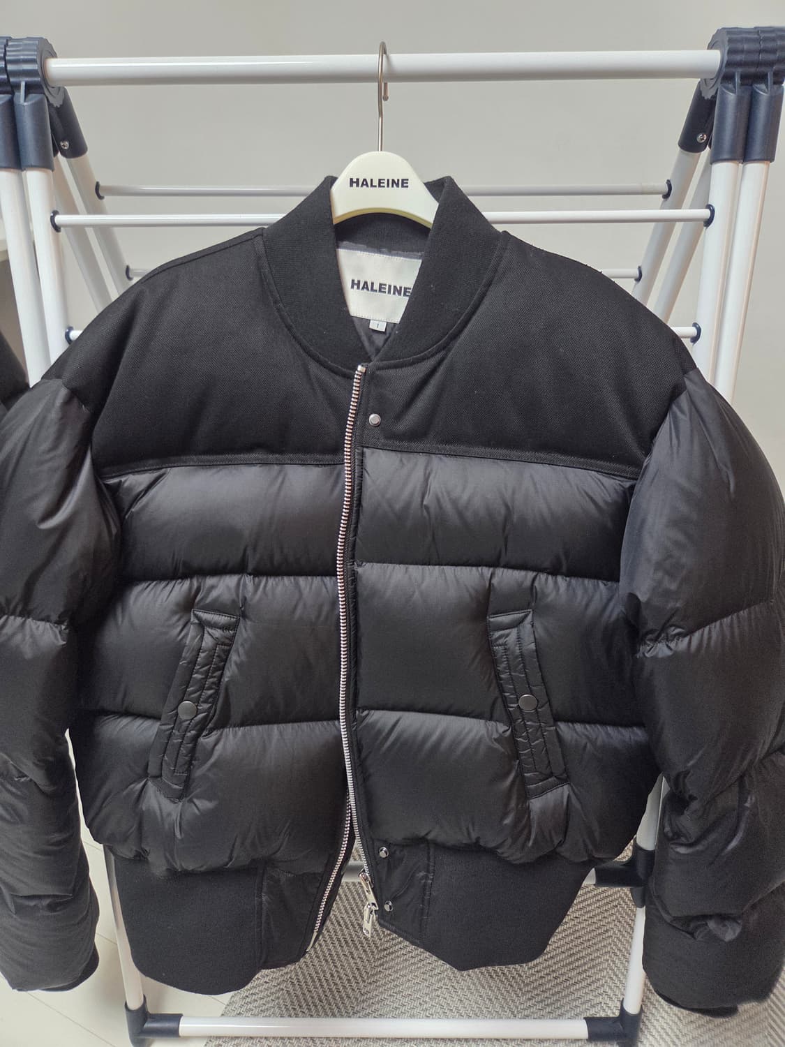 알렌느 크롭드 덕다운 봄버 자켓 블랙 1 상품이미지3