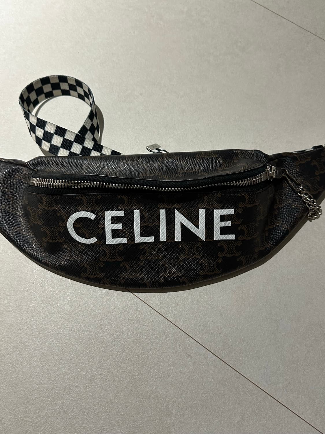 CELINE 셀린 브라운 트리오페 로고 벨트 백 상품이미지10