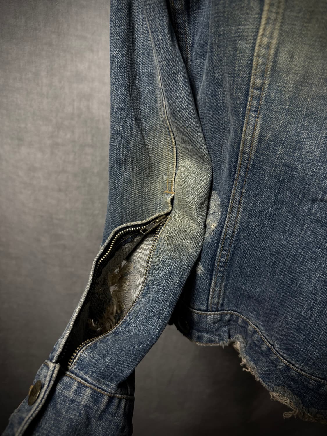 LGB Distressed Fringe Denim Jacket 상품이미지8