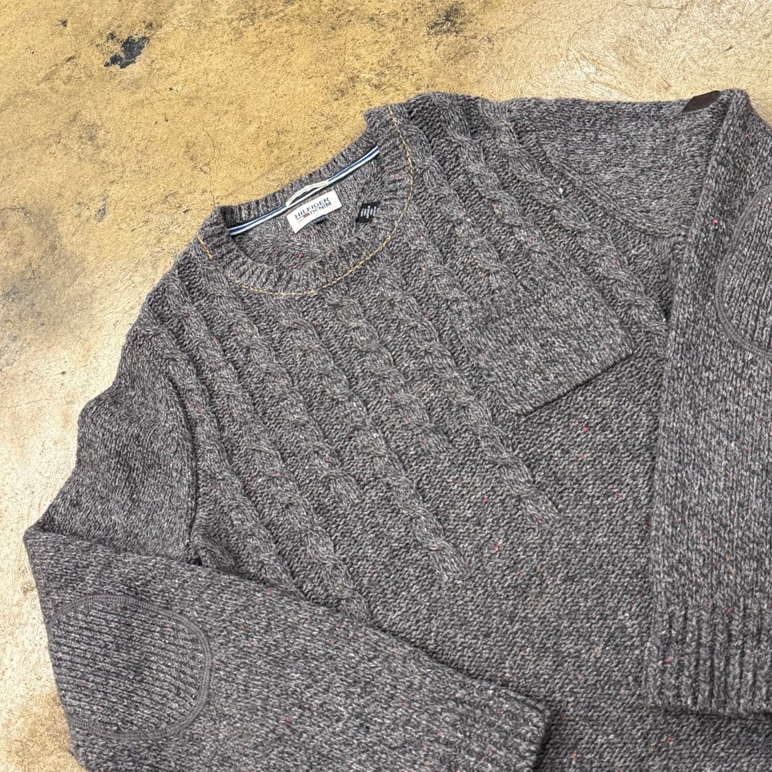 타미힐피거 빈티지 포켓 꽈배기 니트  상품이미지1