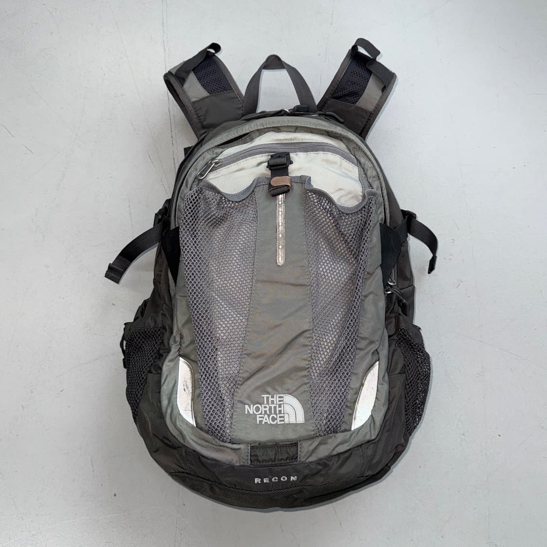 노스페이스 레콘 카키 그레이 고프코어 백팩 상품이미지2