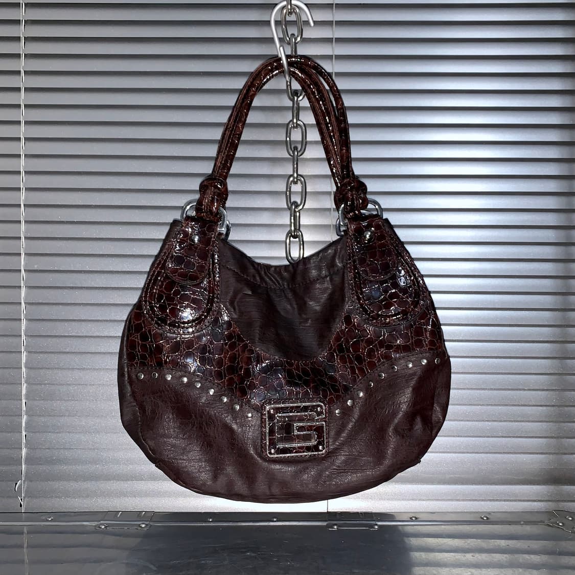 00s 빈티지 게스 브라운 크록 & 스터드 가방 상품이미지4
