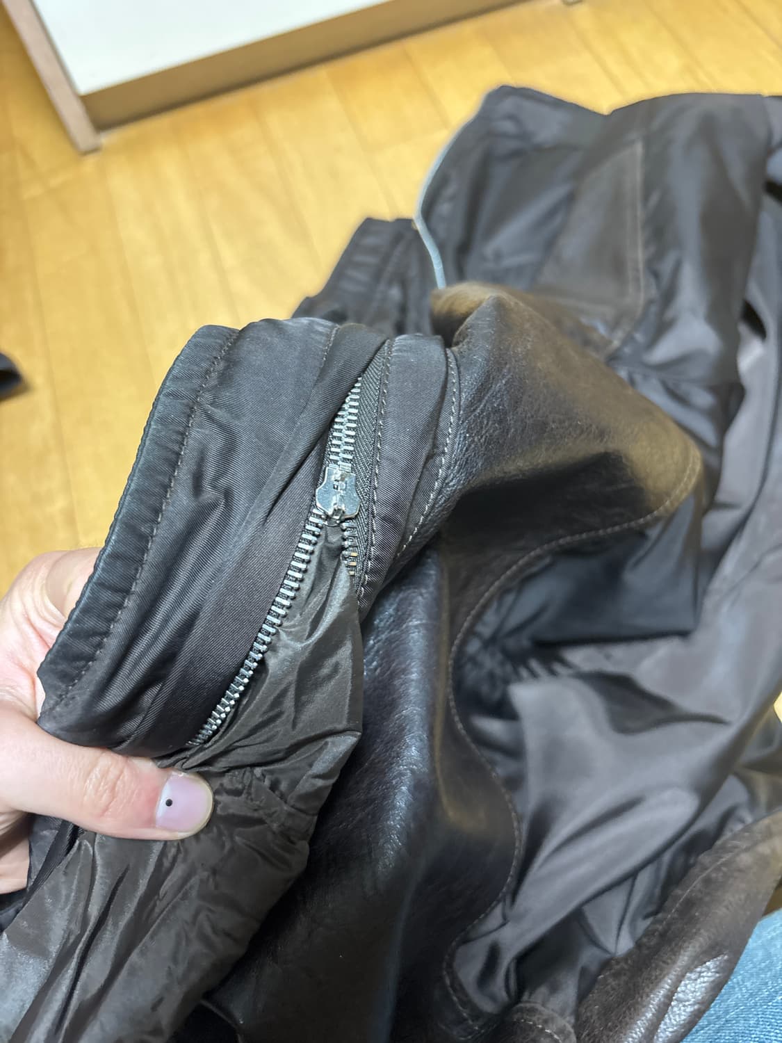 프라다 2009 나일론 레더 봄버 상품이미지10