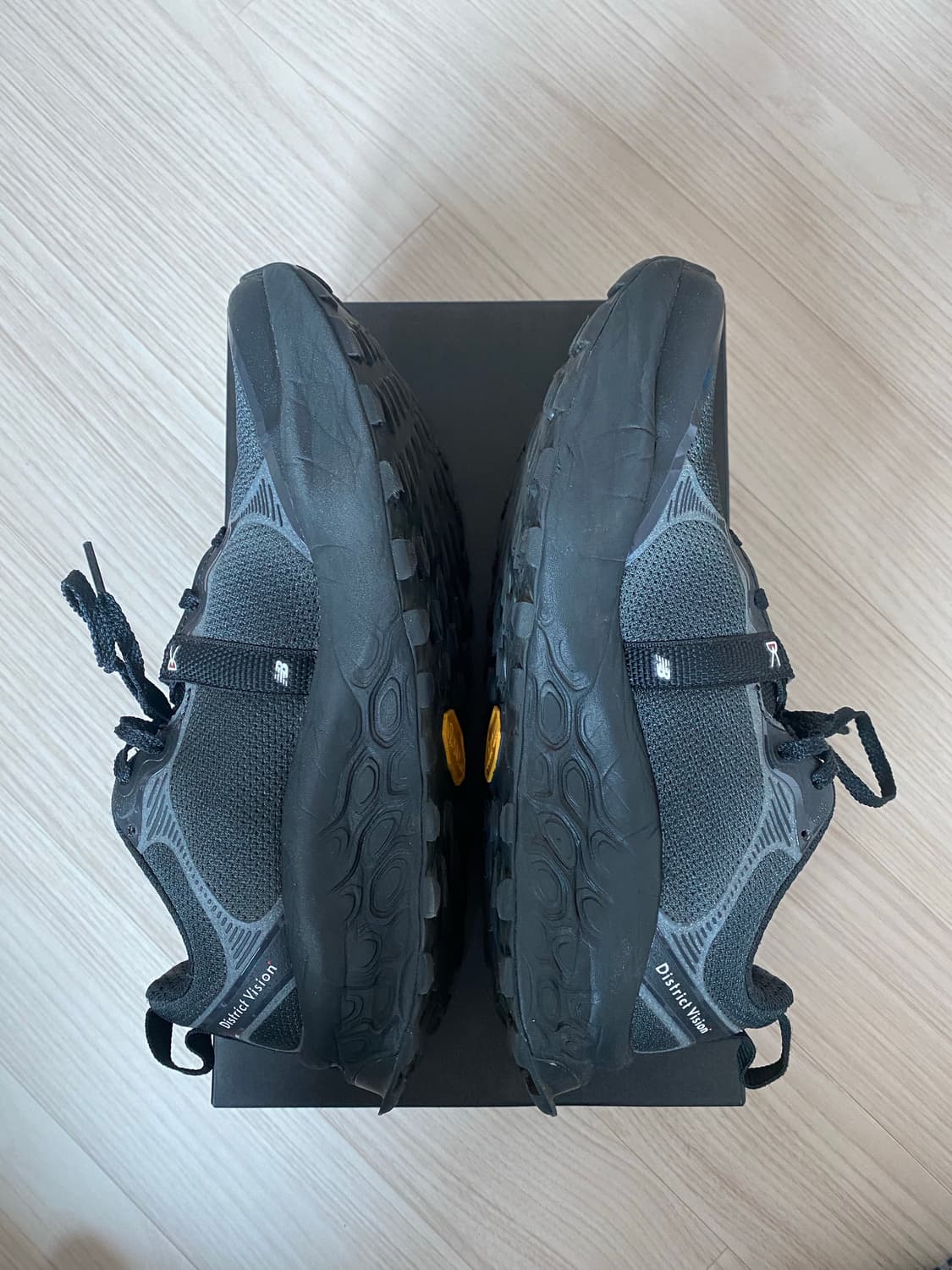 뉴발란스 디스트릭트비전 이에로 v8 district vision 상품이미지2